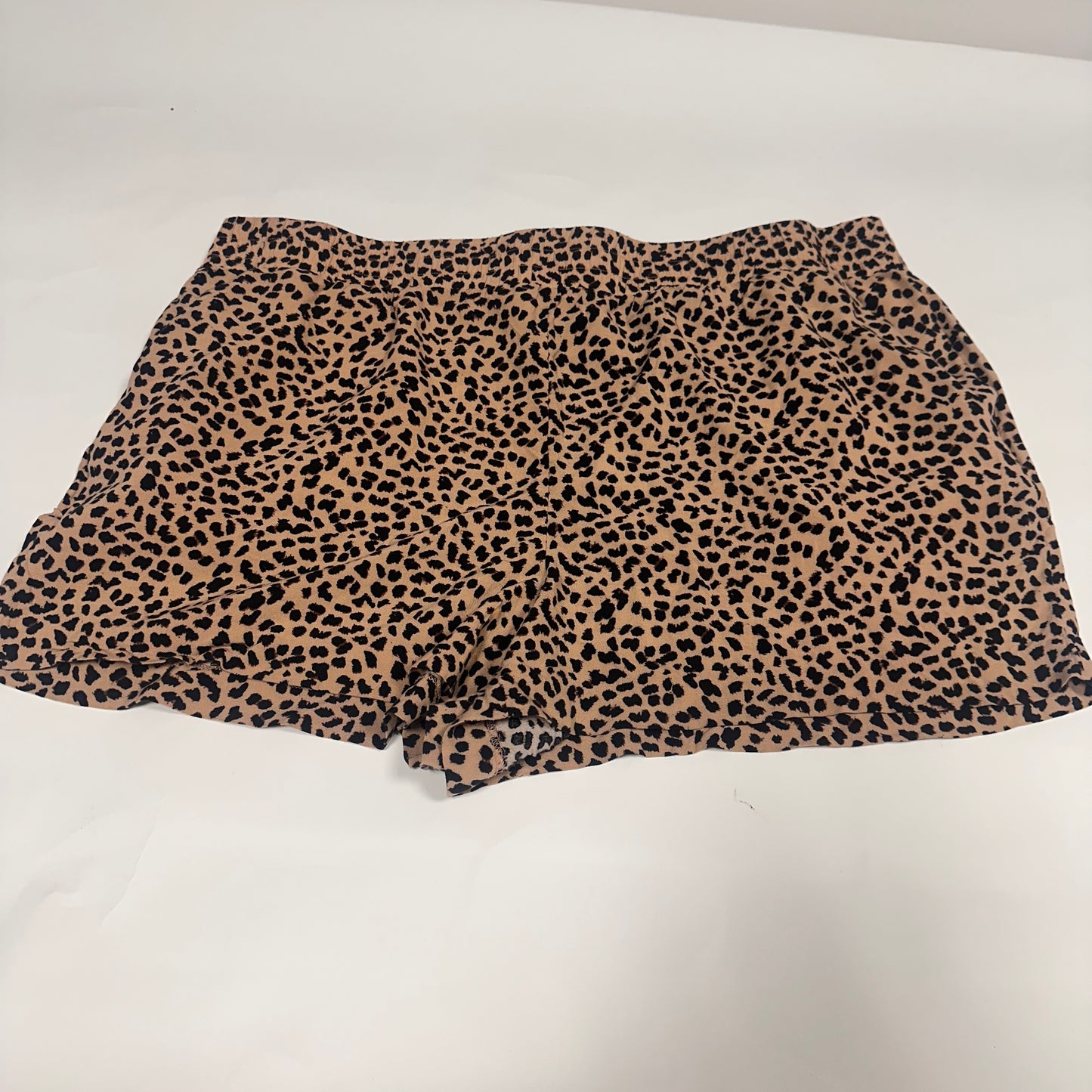 #4 APT, 9 shorts size xxl