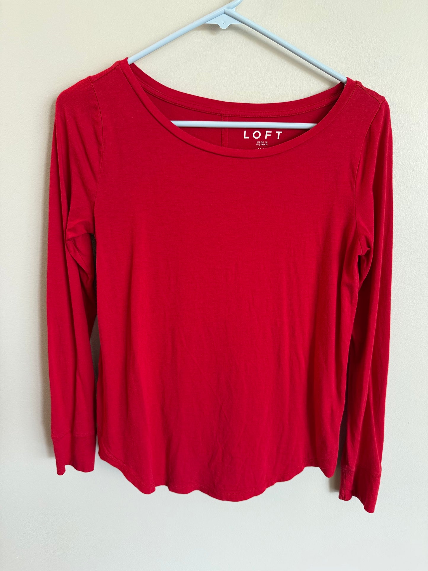 #173-Loft women's long sleeve red T size XS