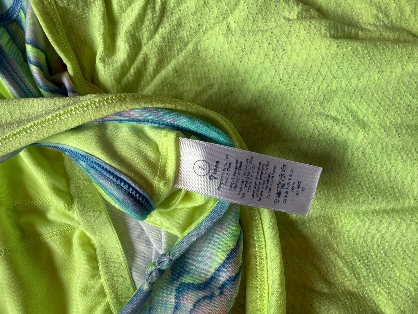 136 EUC Ivivva Girls athletic top with built in bra size 7