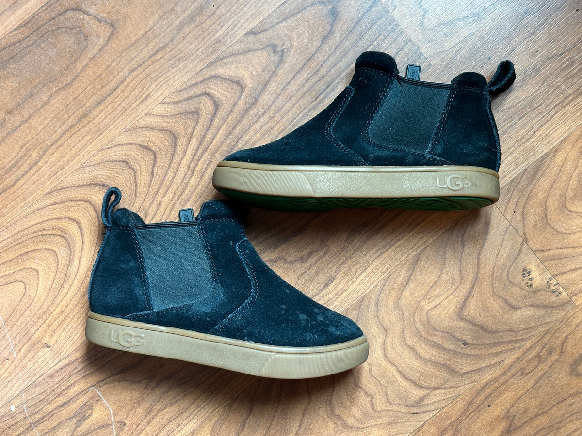 #48 UGG Black Boots Boys 10