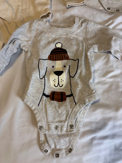 #210 Carter's Boys Bundle of Onesies Size 3 months "4 onesies, bear theme"