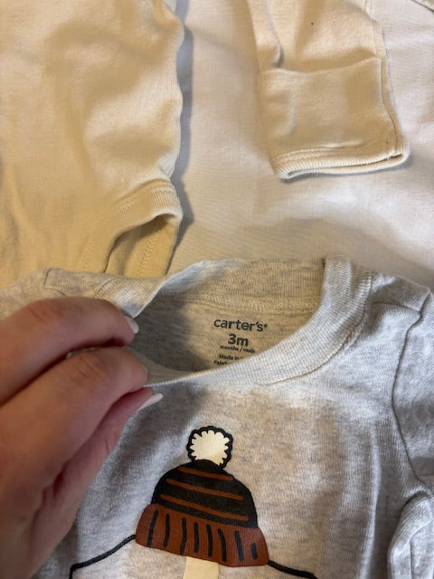 #210 Carter's Boys Bundle of Onesies Size 3 months "4 onesies, bear theme"