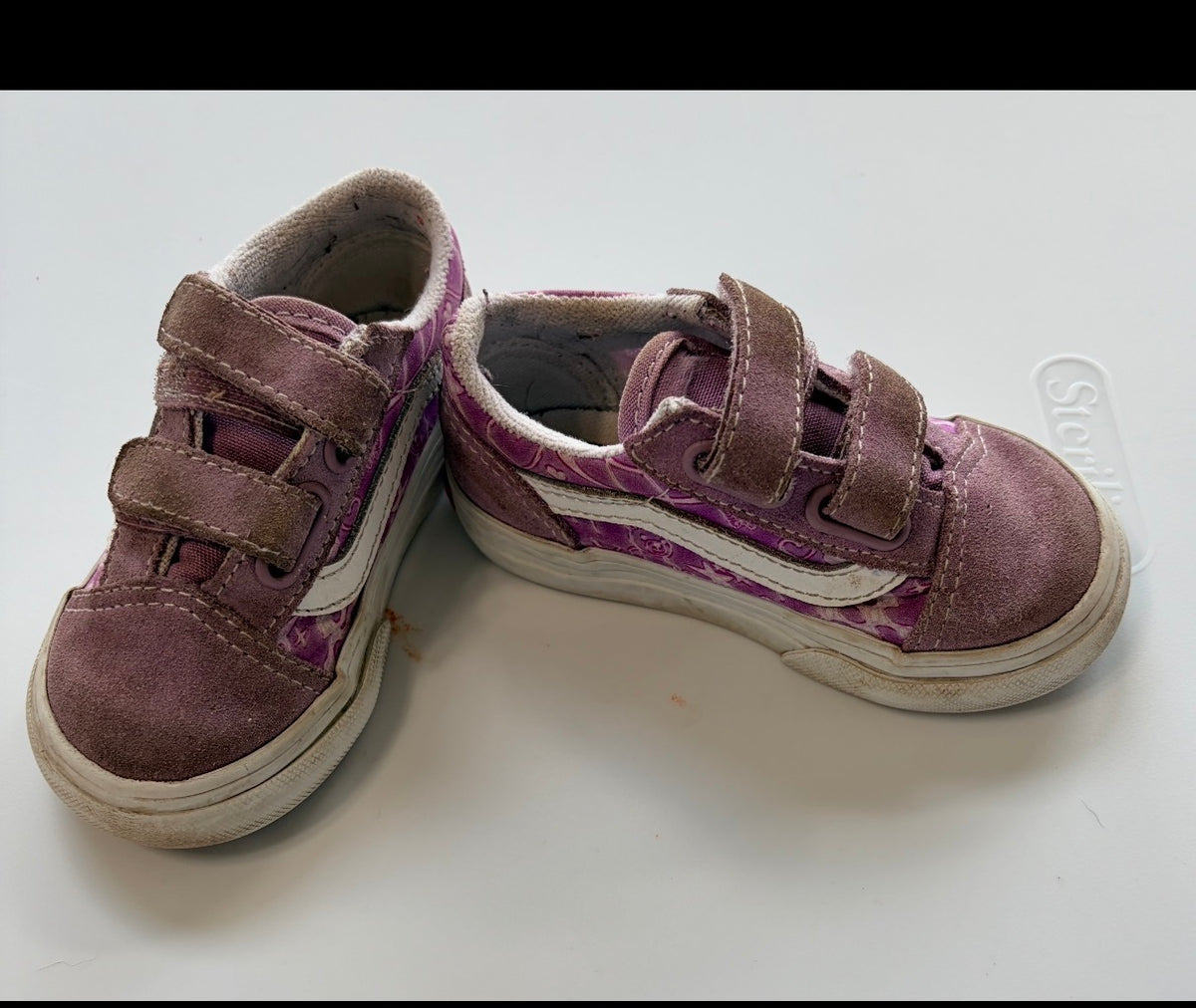 #35 girls purple Vans size 6