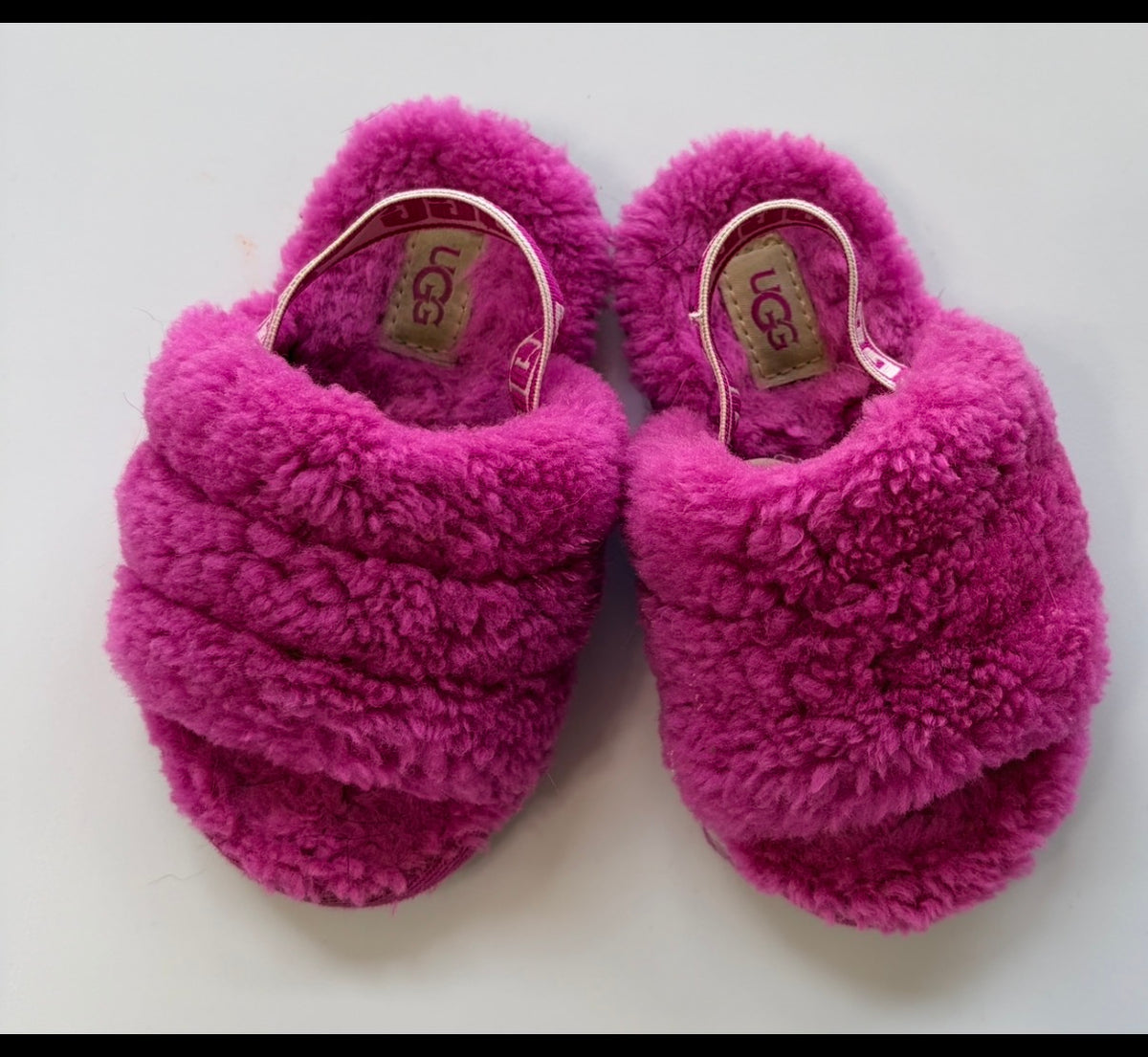 #35 uggs slippers size 7 girls