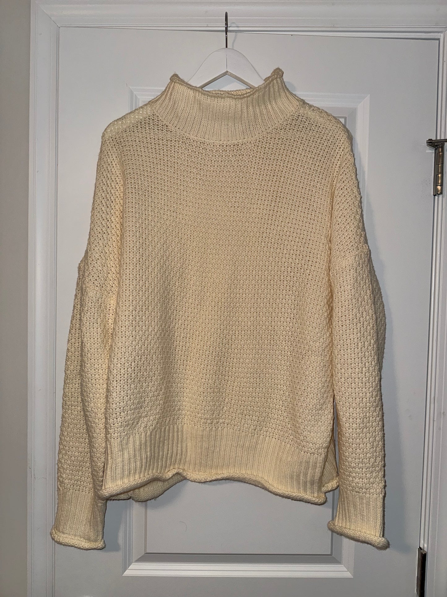 #106: Womens XL Dokotoo Sweater