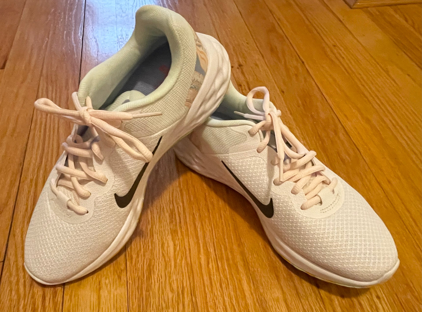 Seller 202 - NEW - Nike shoes - size 7.5