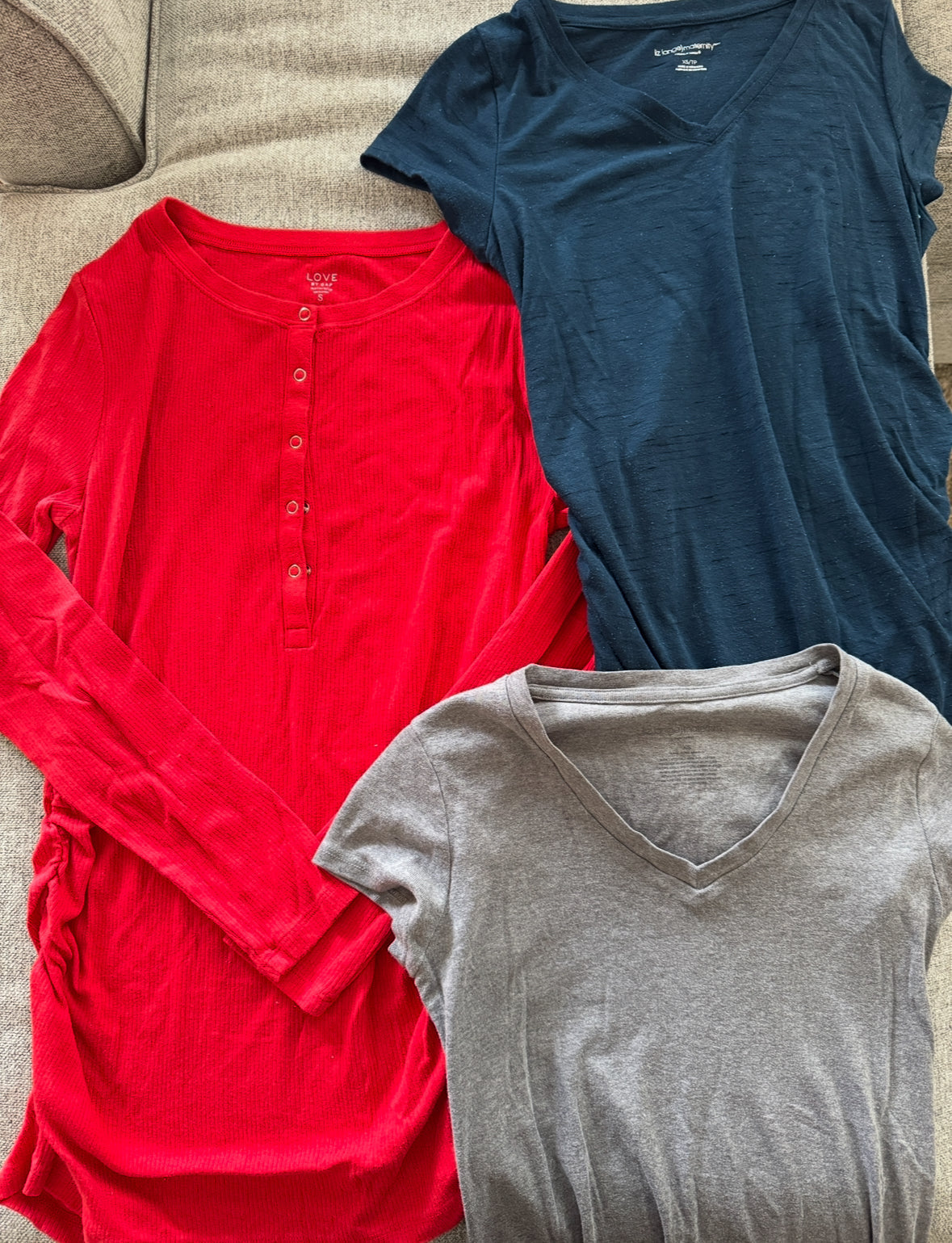 REDUCED # 92 women’s maternity gap NEW red top small t shirts xs