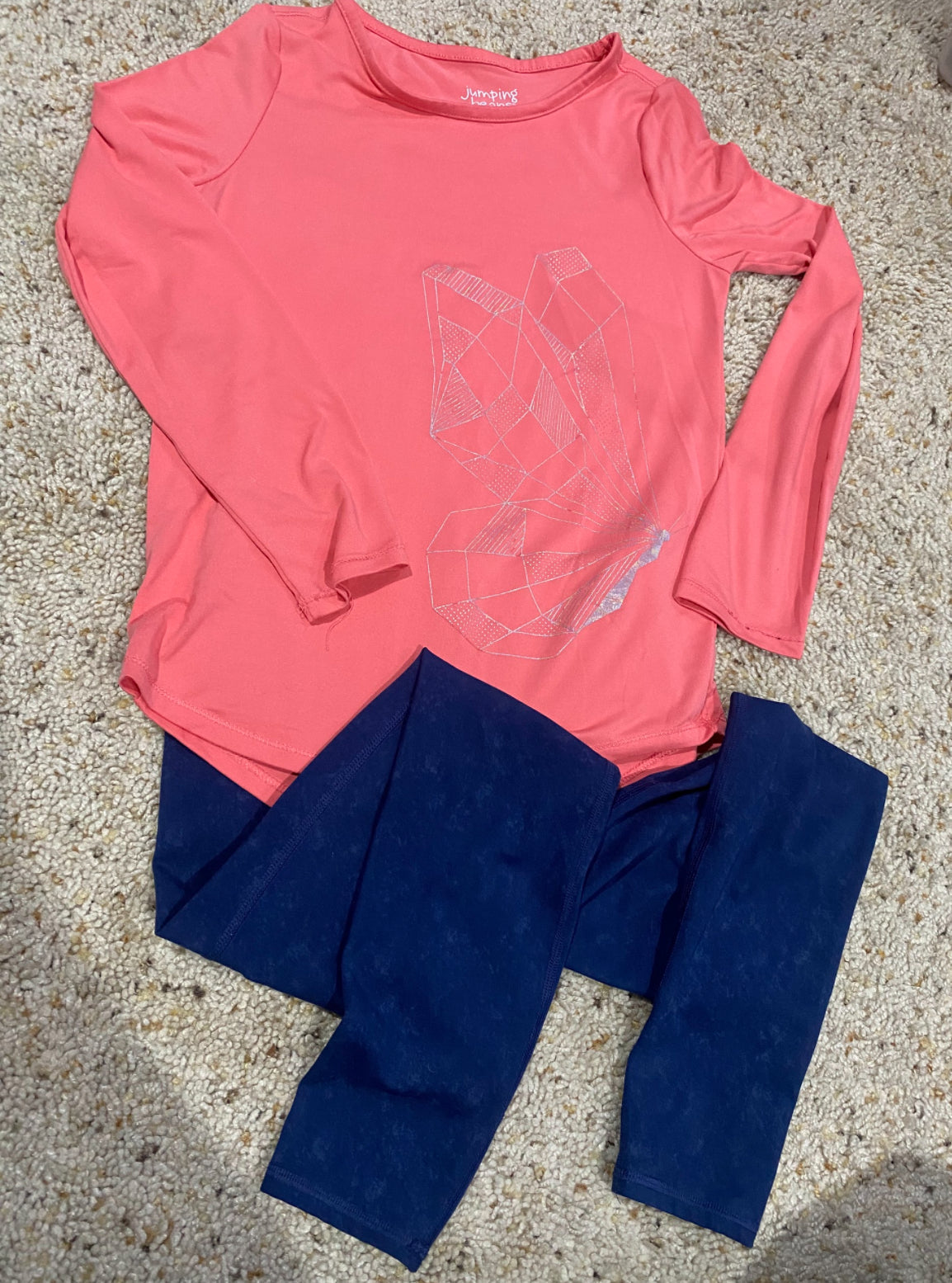 Seller #121 Girls size 8 active material long sleeve shirt and leggings