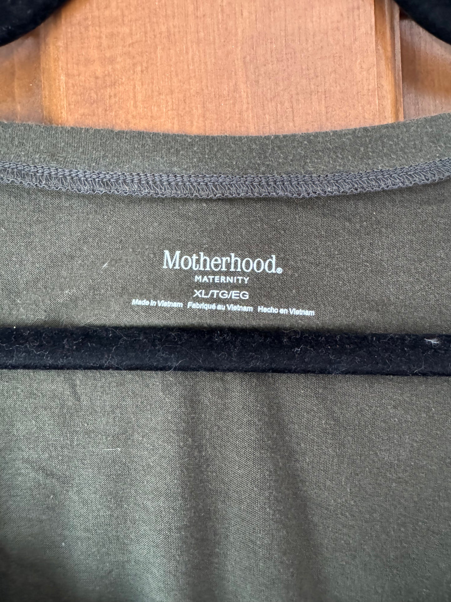 Seller #126 Motherhood Maternity XL Army Green Tshirt