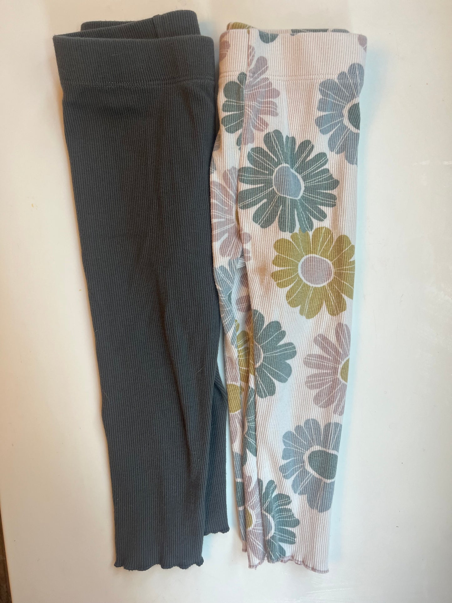 Seller #20 Little Co ribbed leggings with lettuce trim 2t