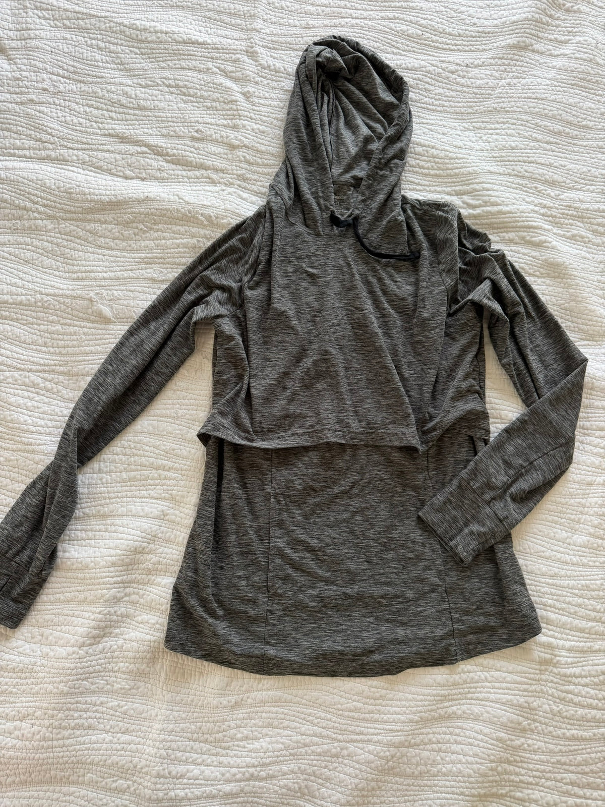 #49 Motherhood lightweight nursing hoodie size medium