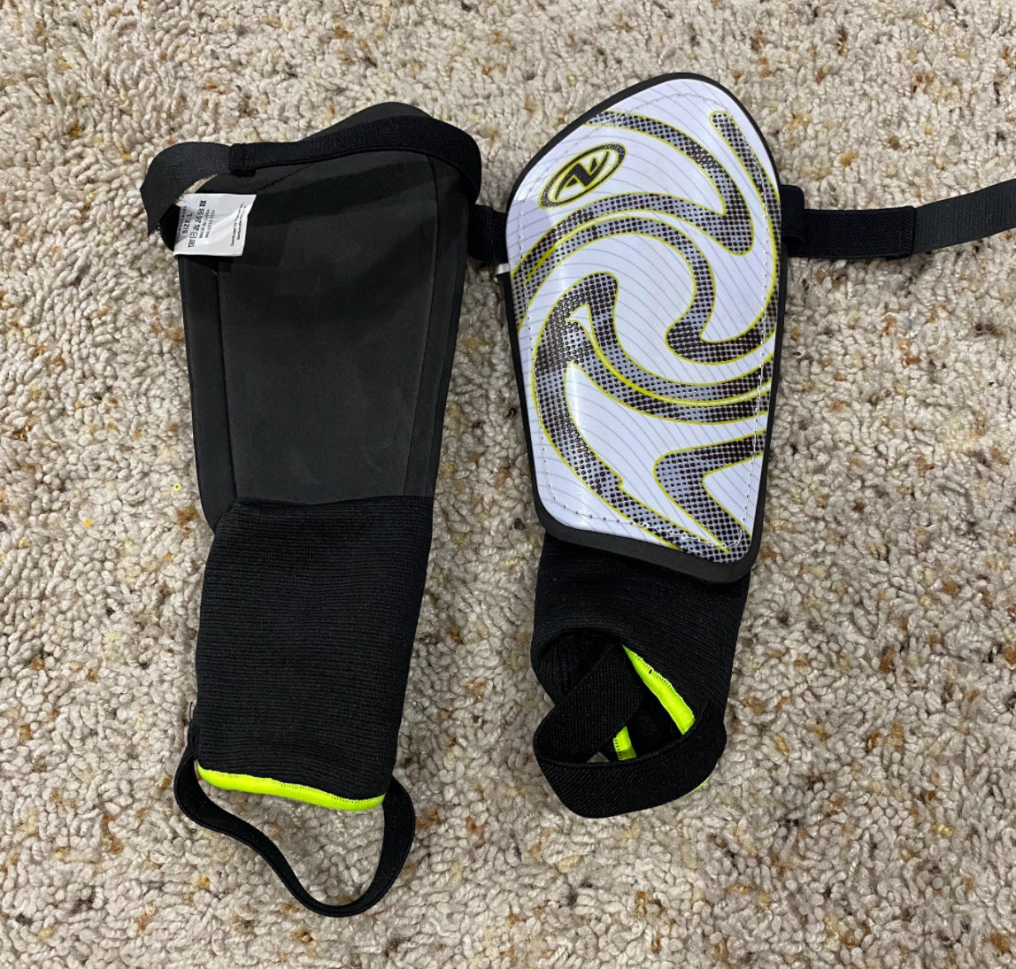 Seller #121 Like new Kids large Shin Guards