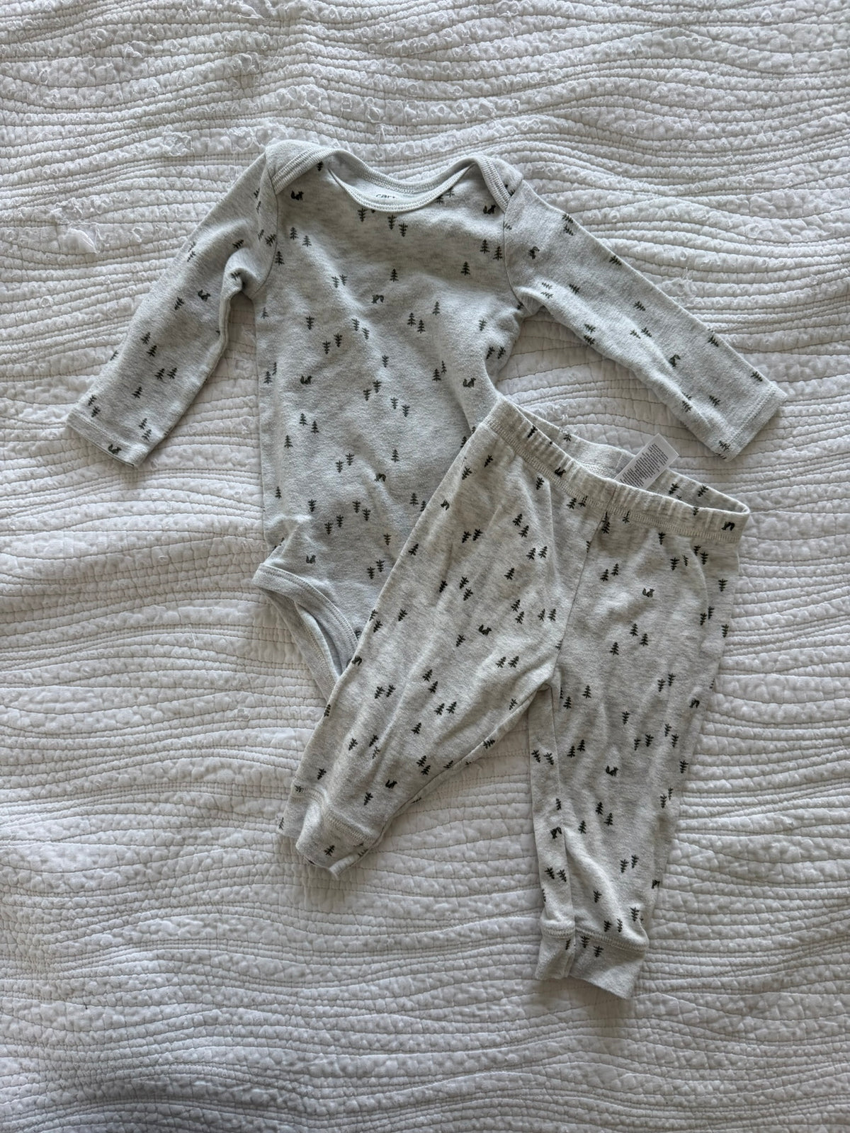 #49 Carters 9 month tree matching outfit