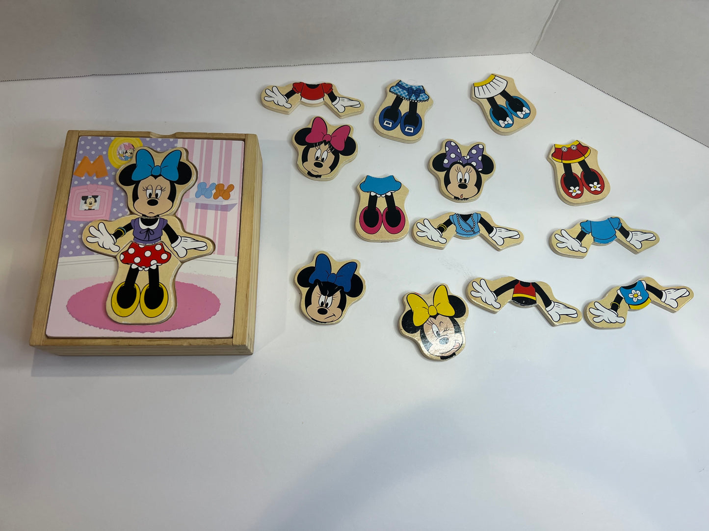 #156 Disney minnie mix and match puzzle