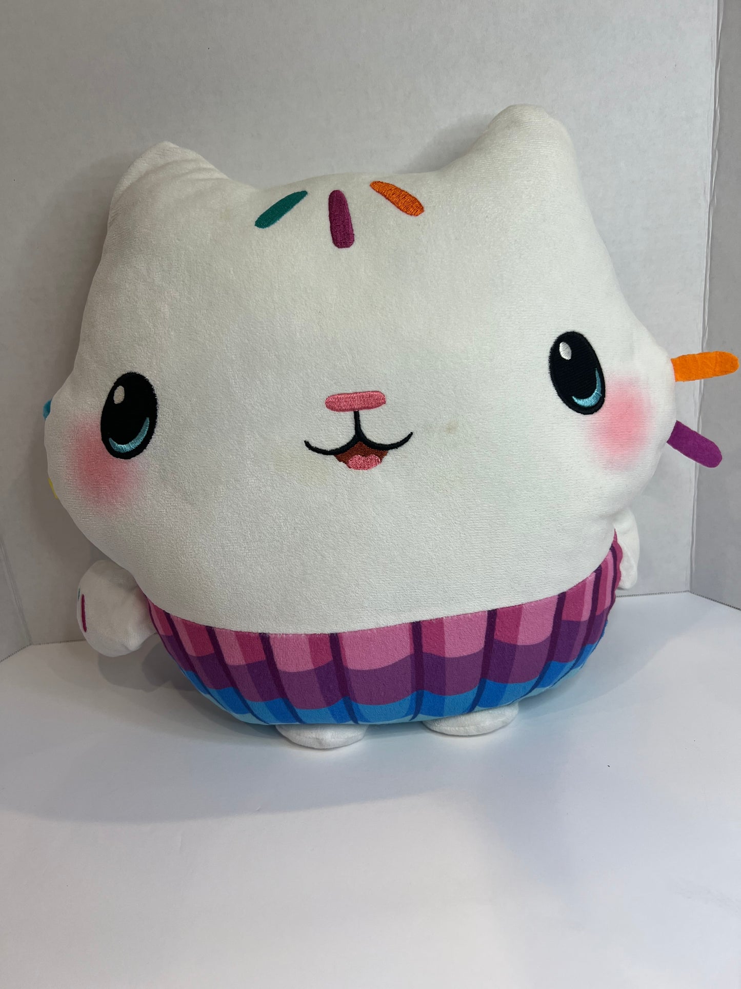 #156 Gabbys Dollhouse Cakey pillow