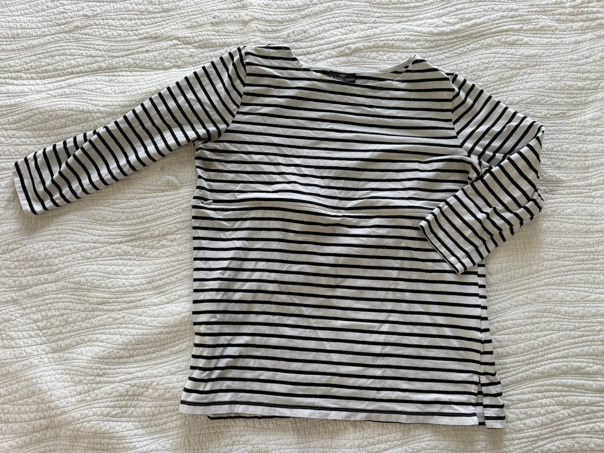 #49 Nursing Queen size medium top