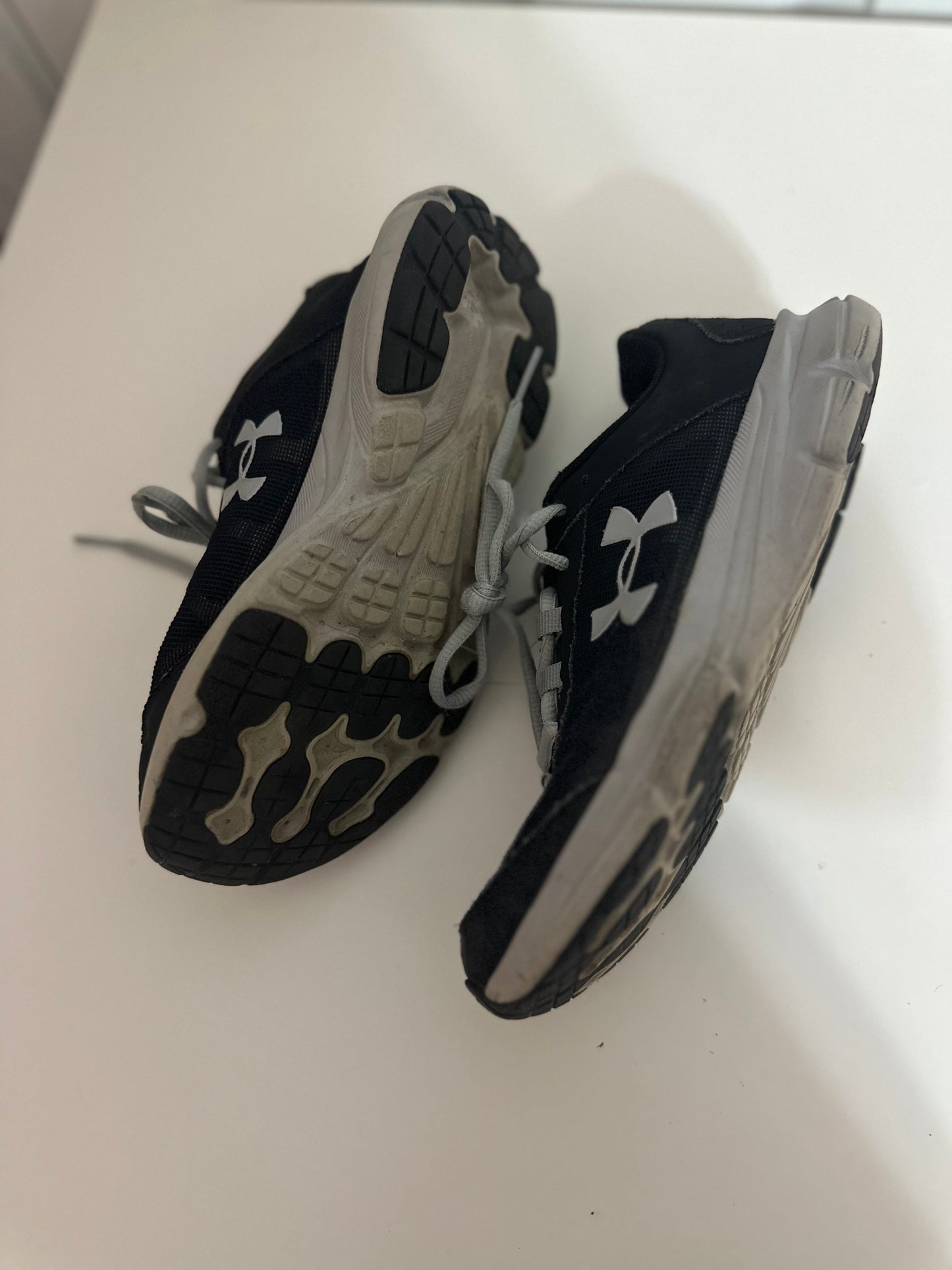 (Reduced)#23 boys UA shoes size 4