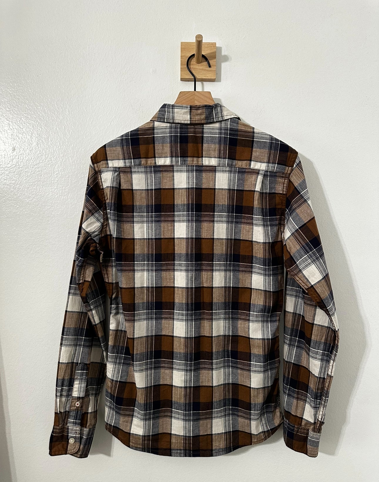 #111 Men’s Wrangler Flex Comfort Plaid Button Down Small