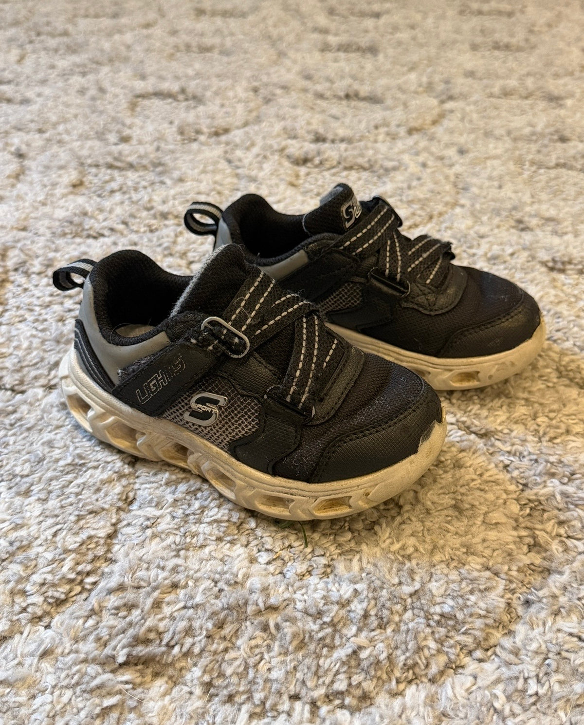 16 - Sketchers - Little Kid 9