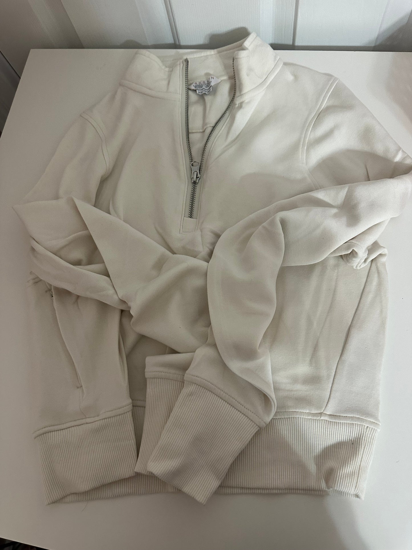 #23 women’s cream quarter zip size xs (reduced)
