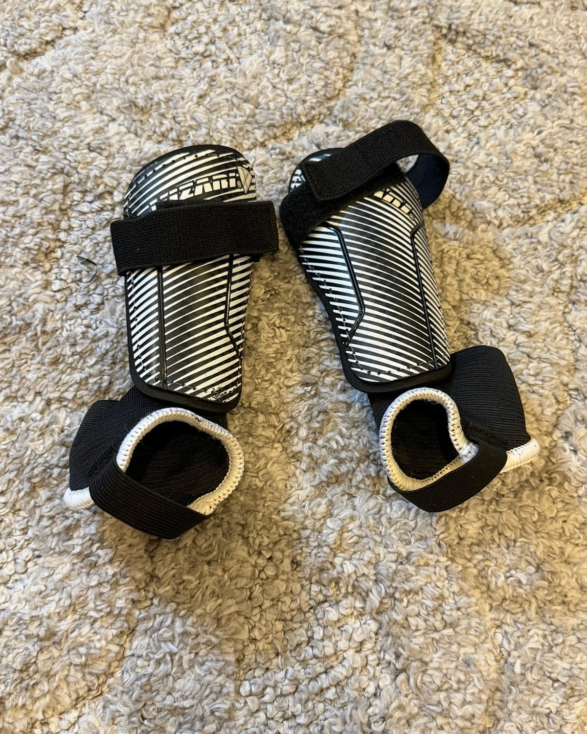 16 - Shin guards - XXS