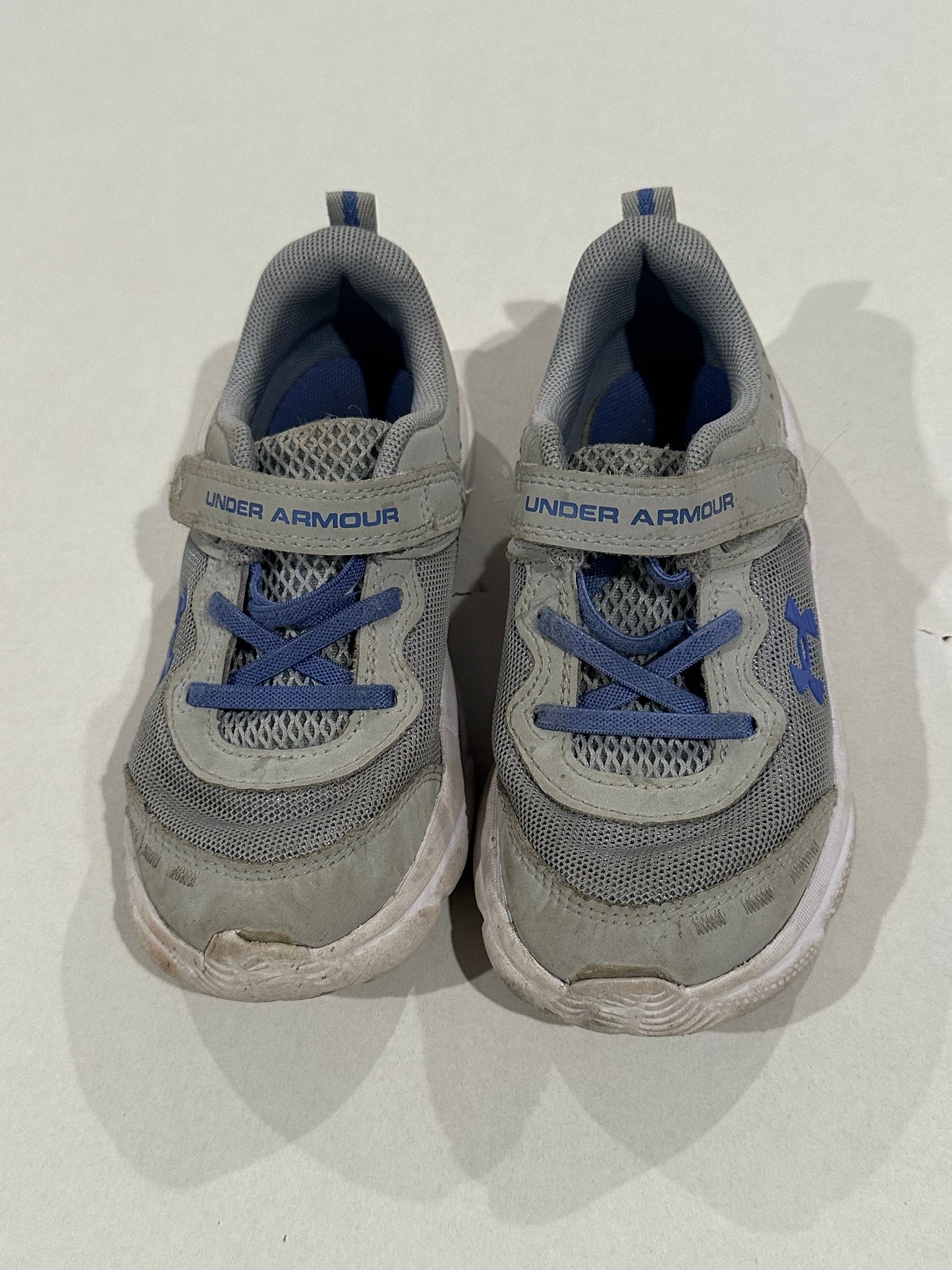 #160 Girls size 10K Under Armour gym shoes