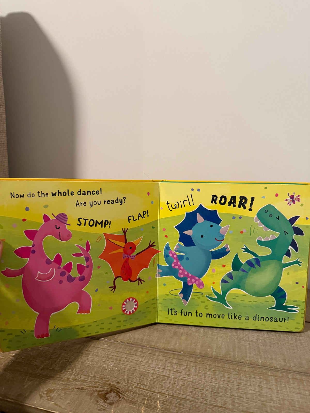 #106: Usborne Dance with Dinosaurs