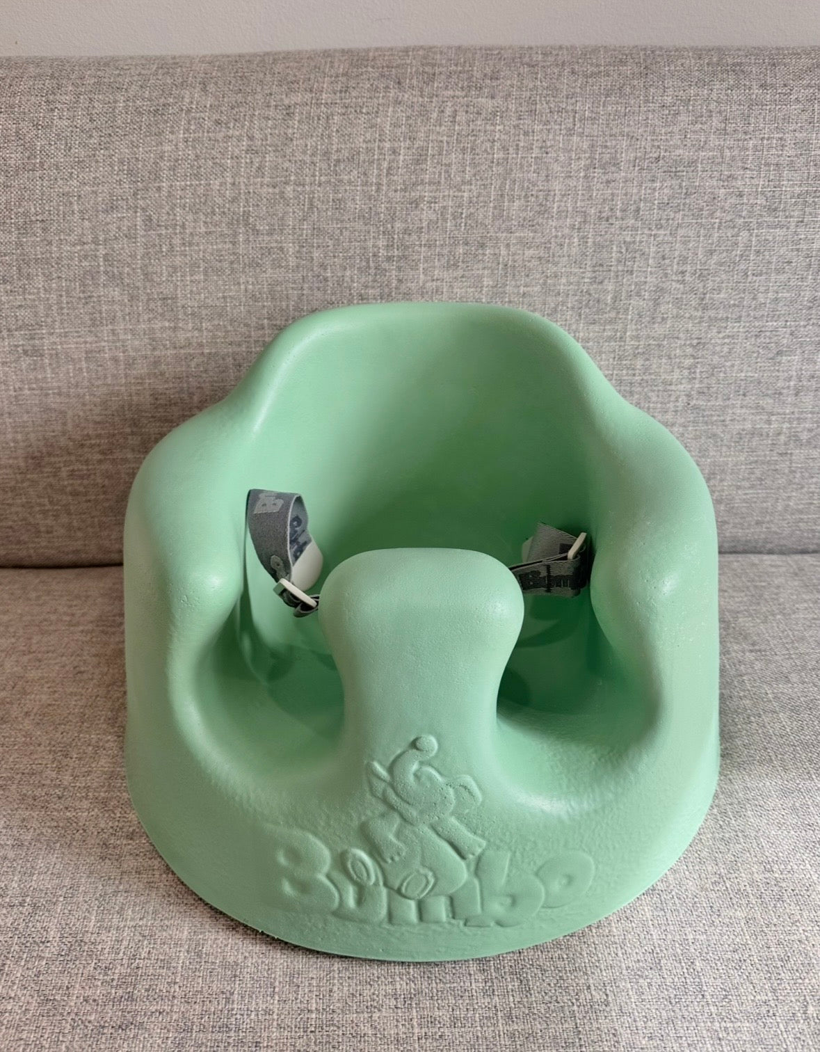 #108 Bumbo Baby Infant Soft Foam Seat w/ 3 Point Adjustable Harness NEW