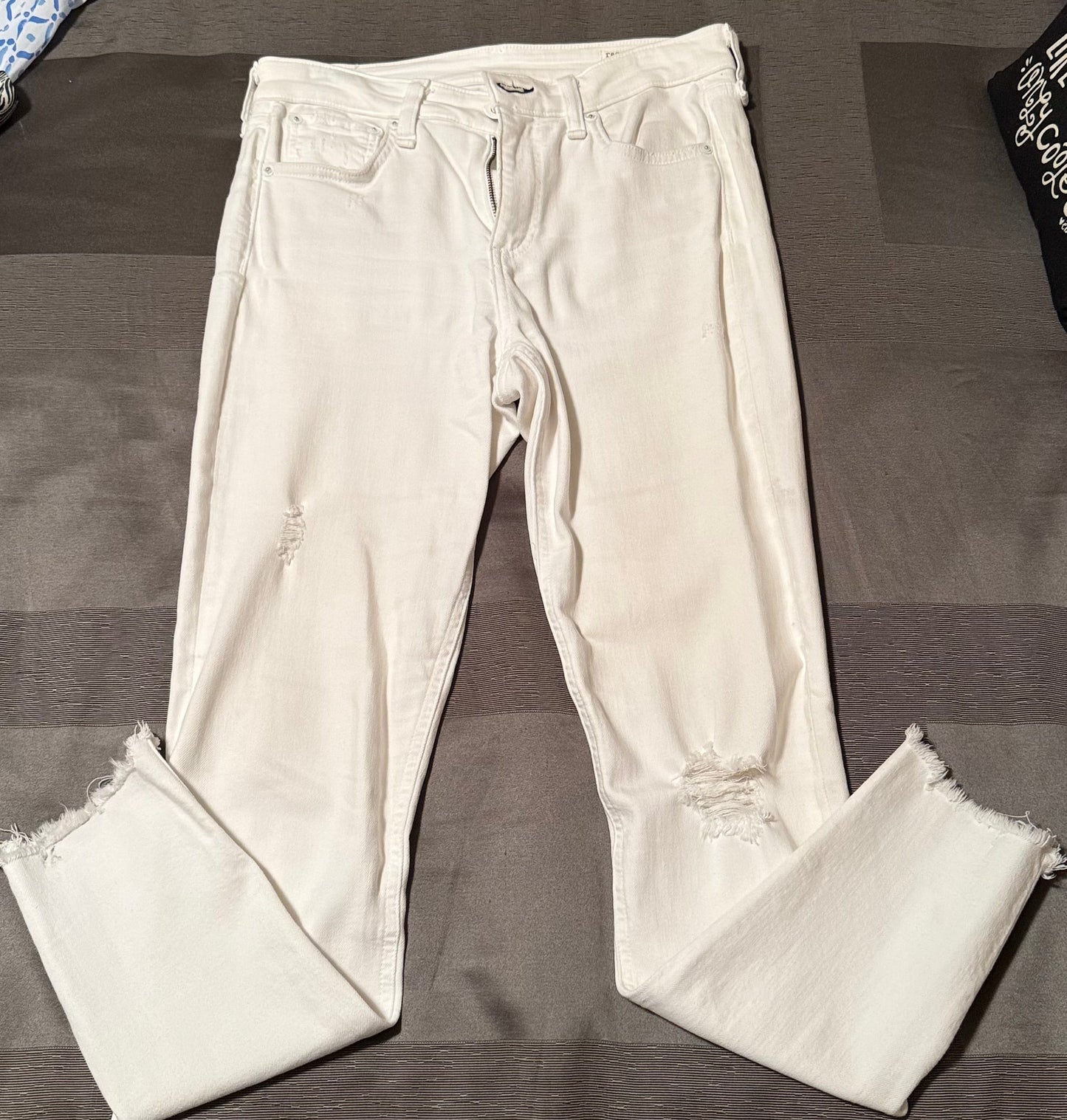 Seller #216, Women’s Rag & Bone white jeans, sz 28