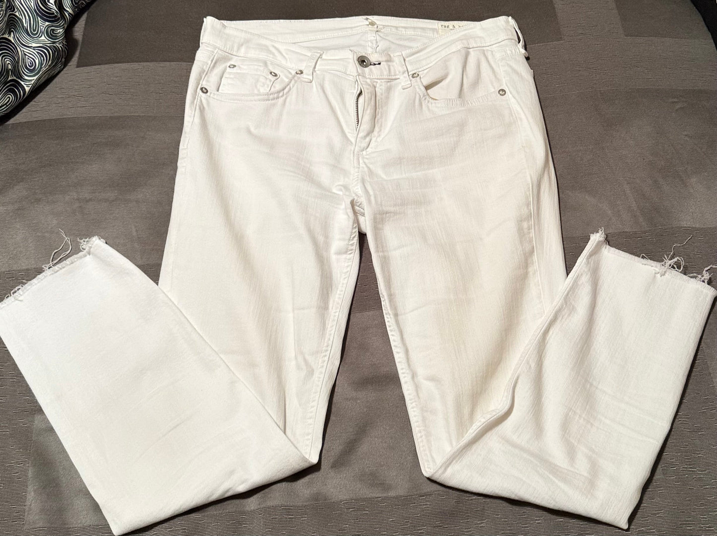 Seller #216, Women’s Rag & Bone white crop jeans, sz 28