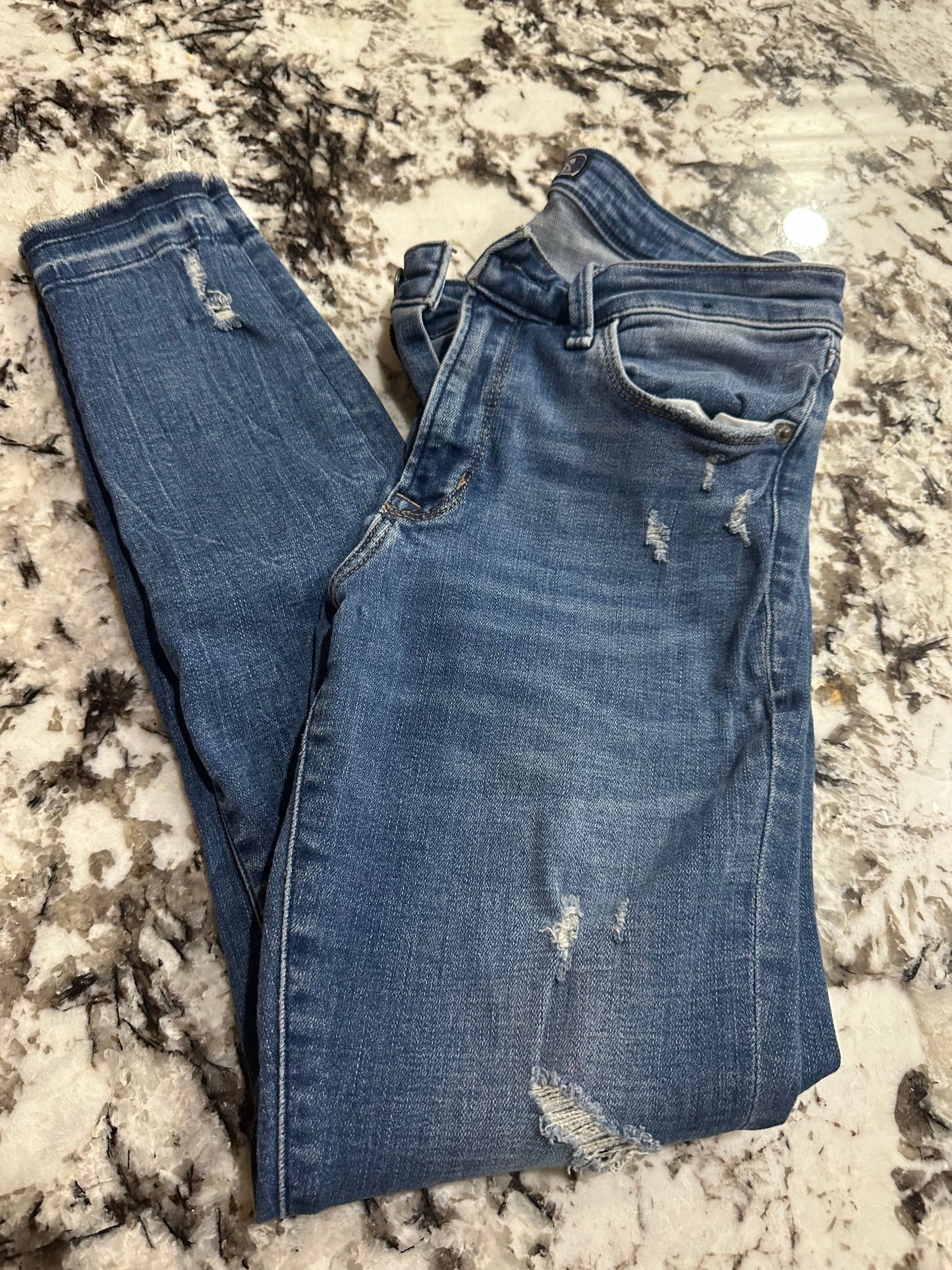 #23 women’s Abercrombie jeans size 2/26 (reduced)