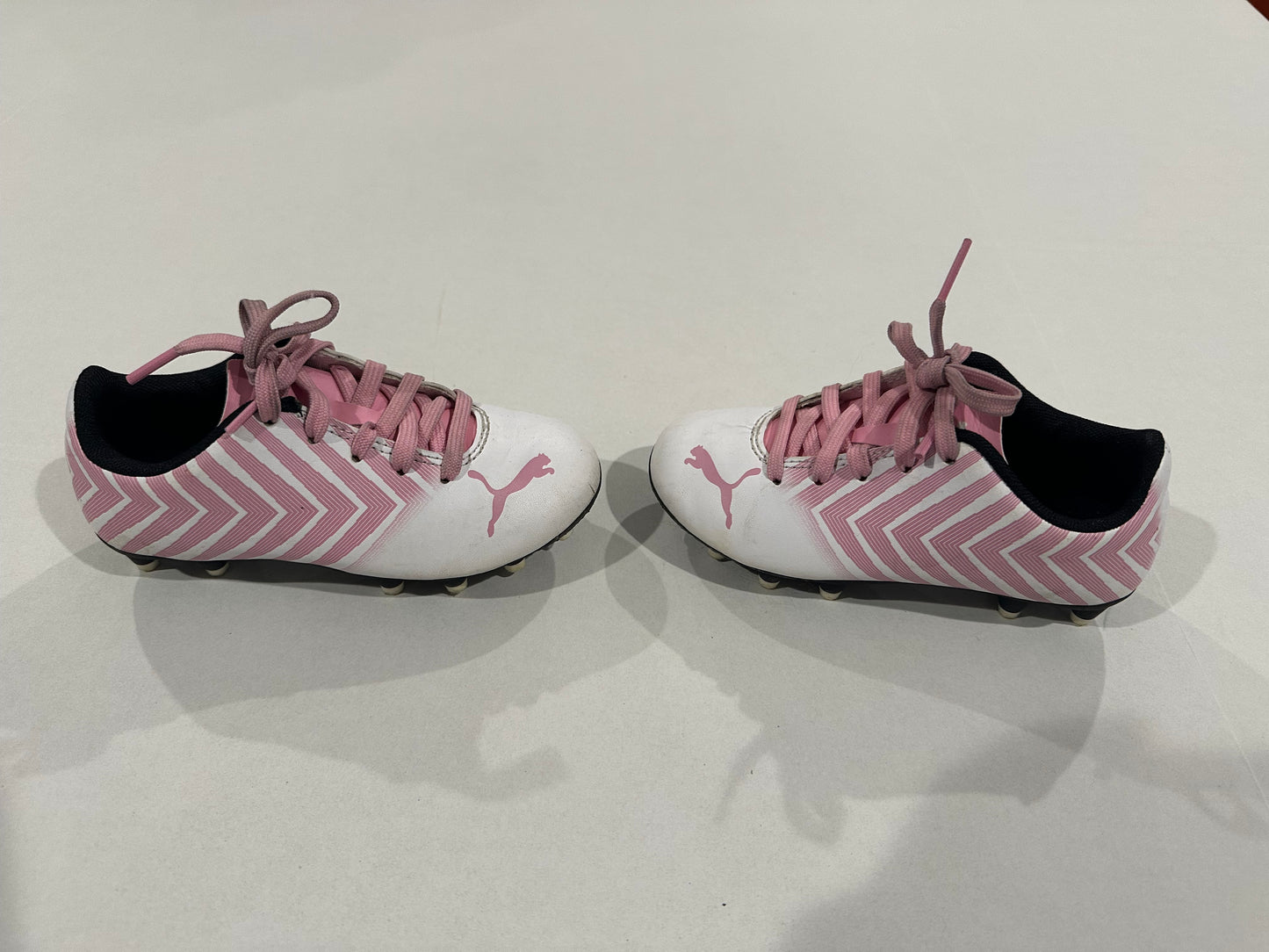 #160 Girls size 10 Puma soccer cleats