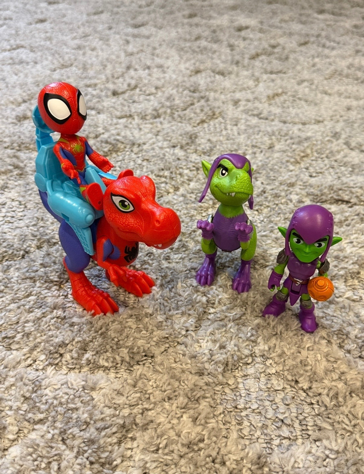 16 - Dino Spidey Toys