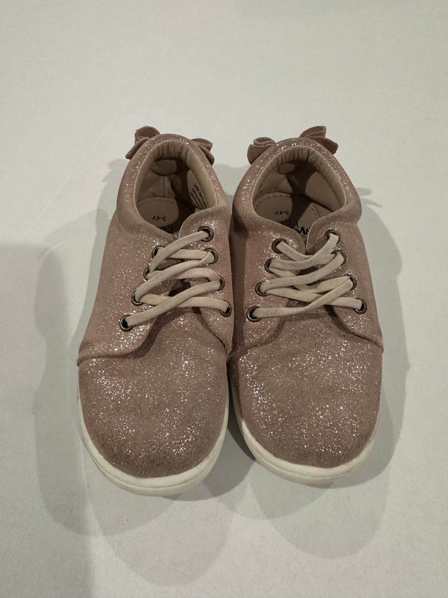 #160 Girls size 3-4 years (for like size 11) Monkey Feet pink sparkle low tops with cute bow detail on back