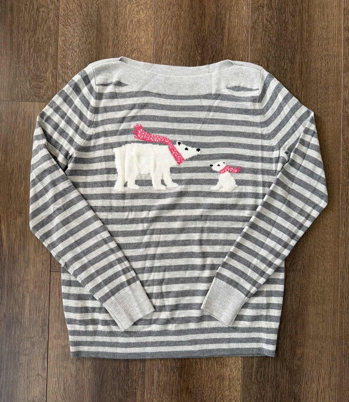 #173-LOFT women's polar bear sweater size S