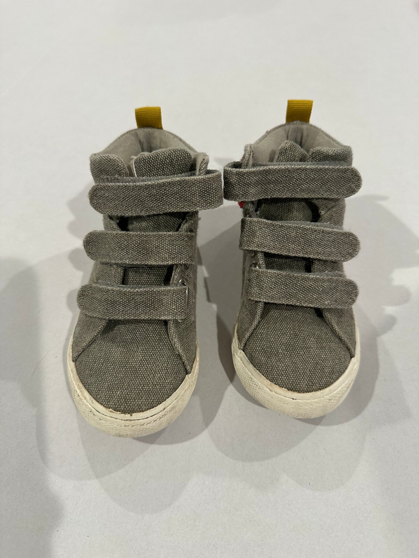 #160 Boys size 8 Cat and Jack high tops