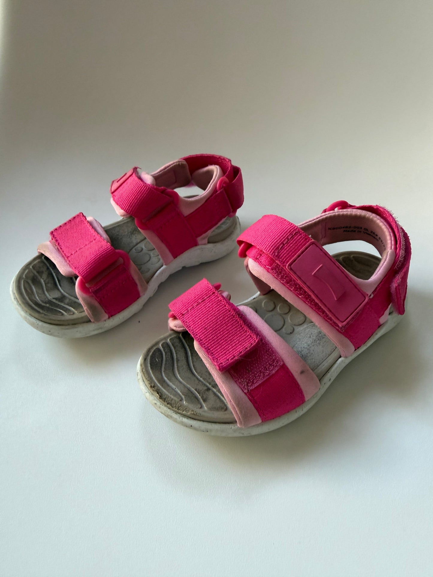 *reduced* #117, Girls Shoes 8.5c (26), Camper Kids Wous sandals, hot pink, VGUC