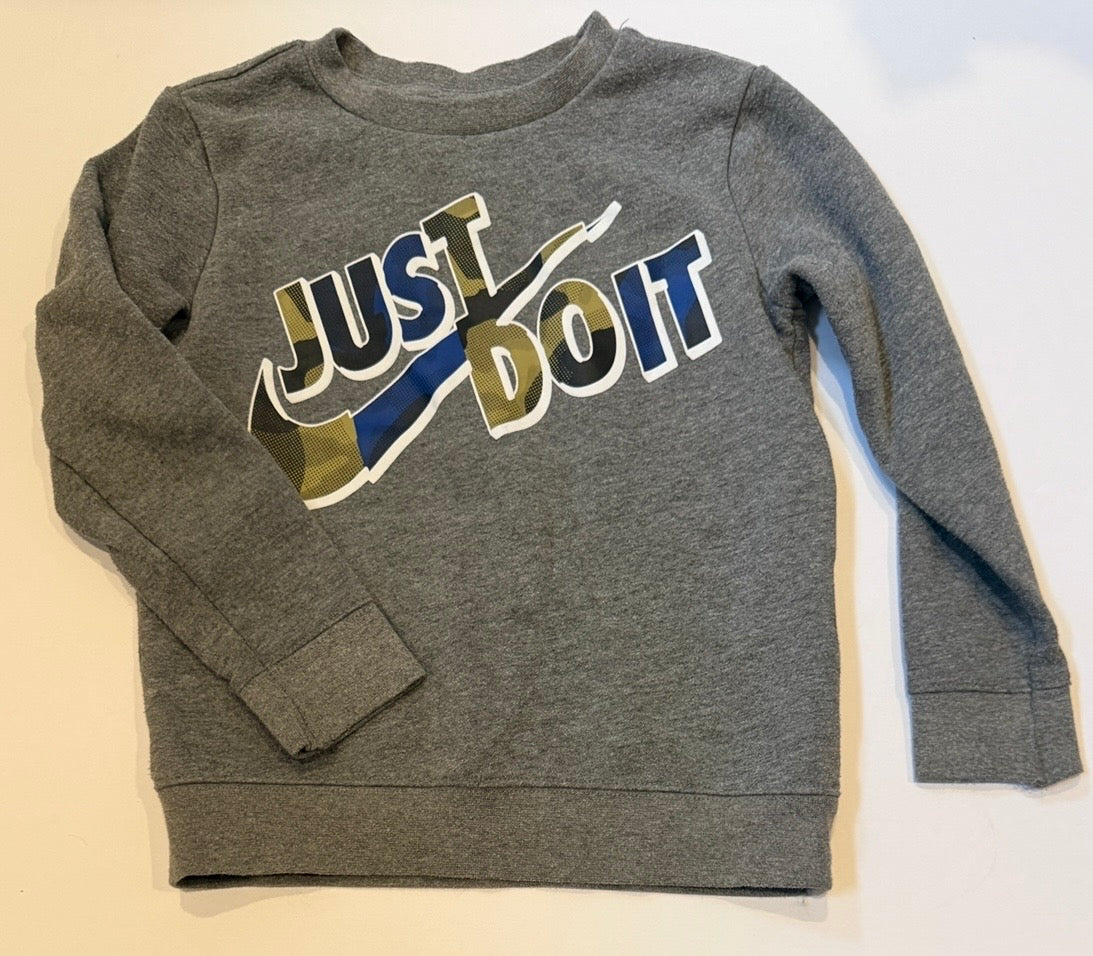 #41 | (6) Nike Crewneck Sweatshirt, boys