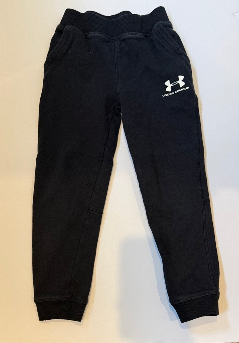 #41 | (6) Under Armour Black Sweatpants, boys
