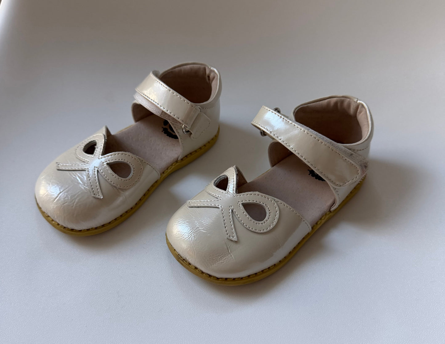 *reduced* #117, Girls Shoes 9c, Livie +Luca cream sandals, GUC