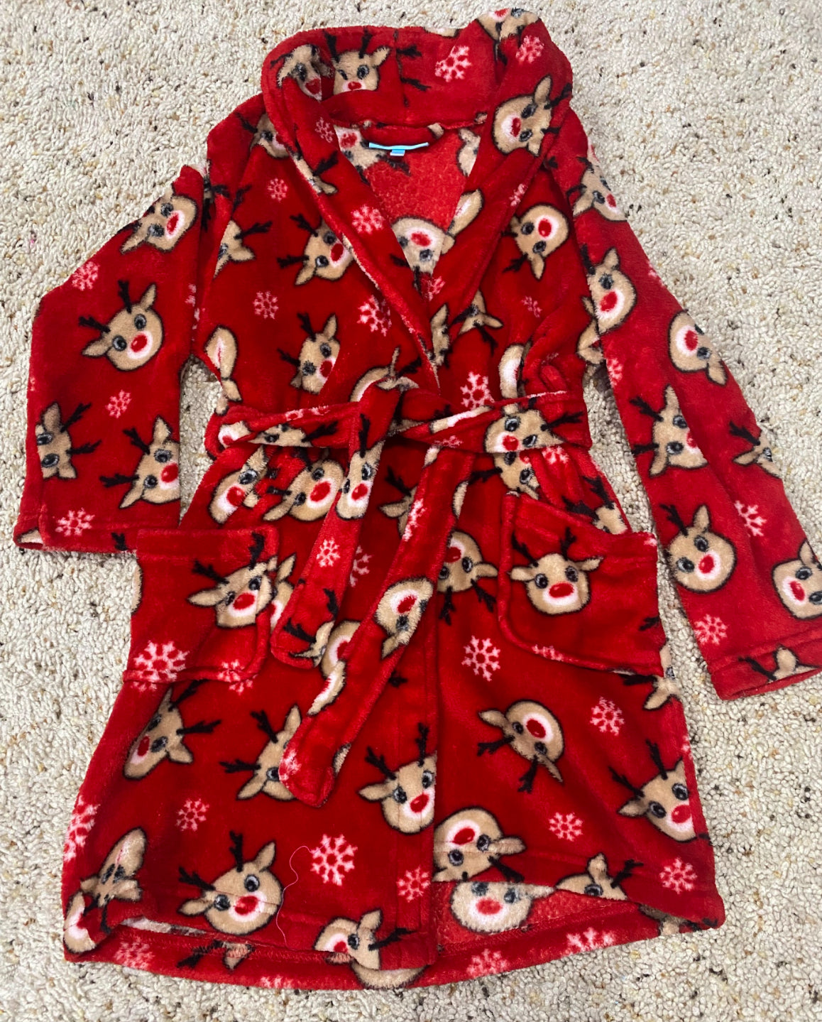 Seller #121 Girls size 6 Rudolph fuzzy robe