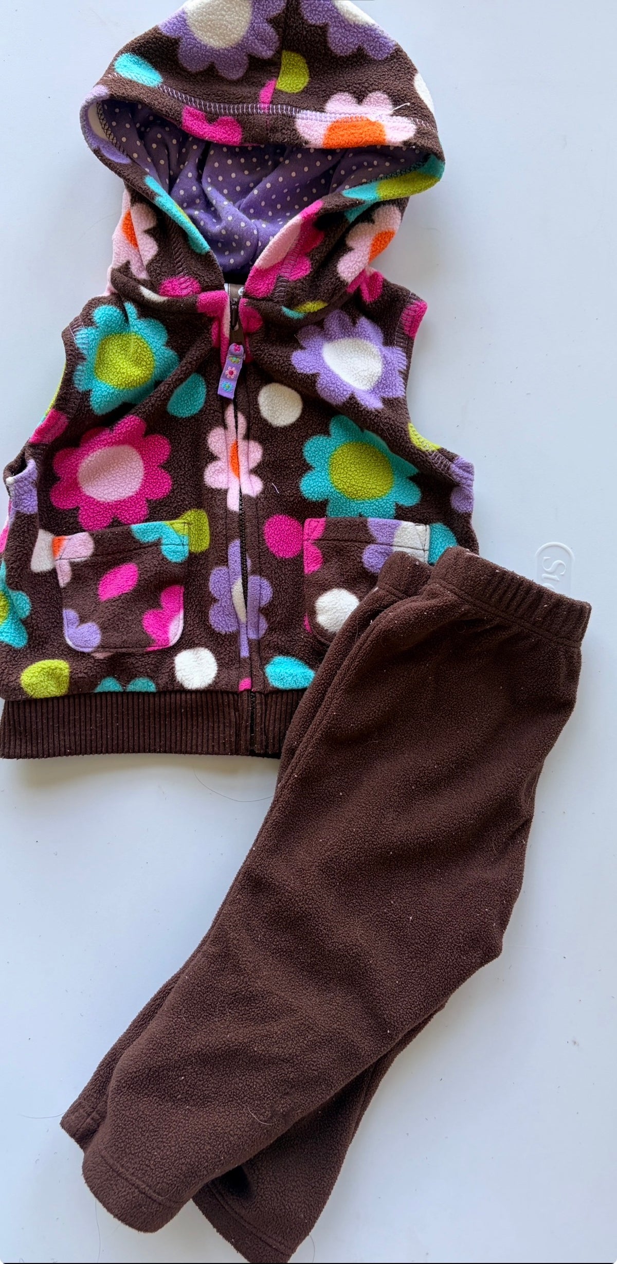 #35 girls 6 month carters outfit