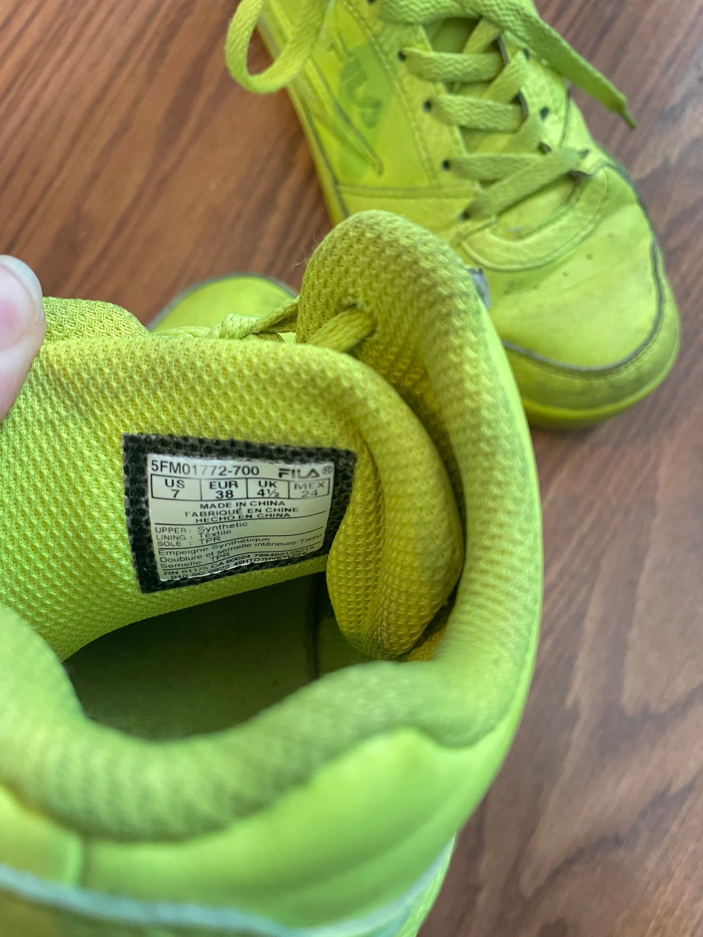 Seller #121 Boys Size 7 Fils high top shoes