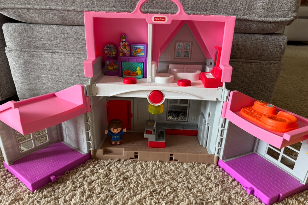 REDUCED #92 fisher price big helpers playset toy