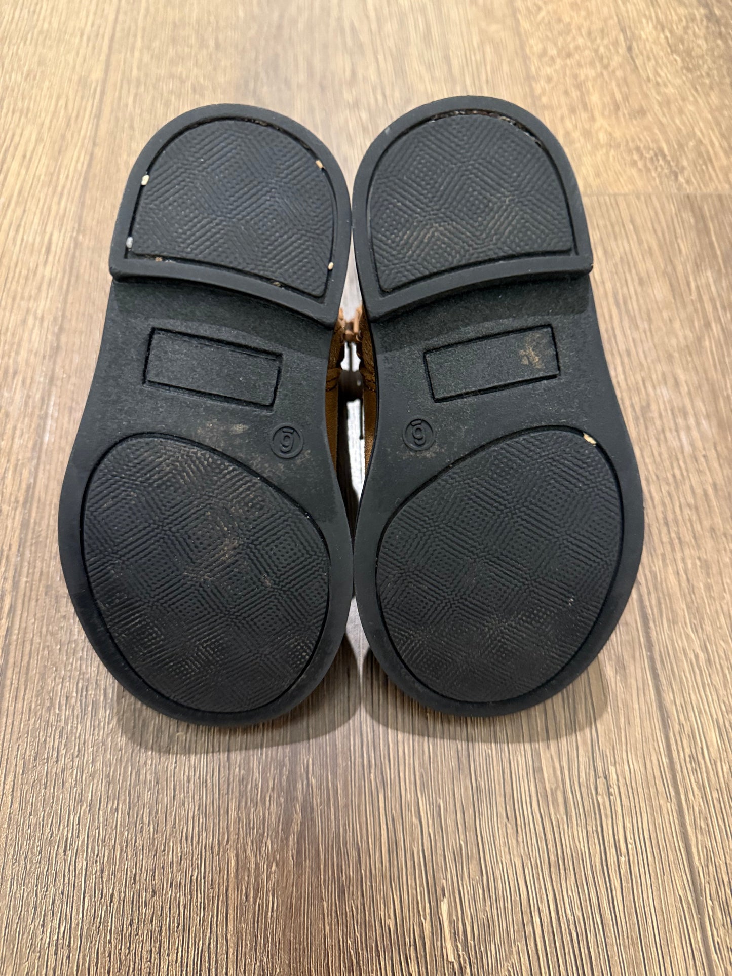 #173-REDUCED Baby Gap brown toddler girl booties size 6
