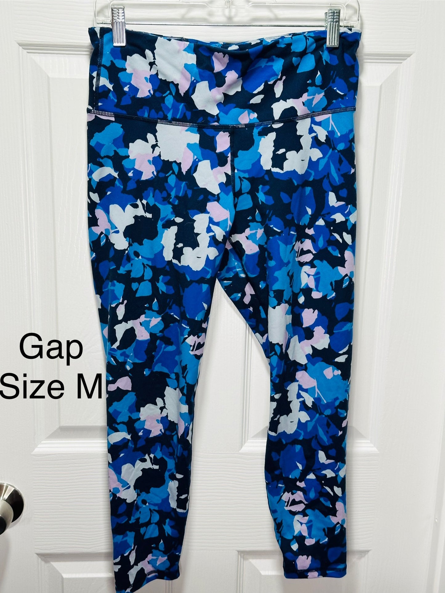 #186 GapFit Blue Floral Leggings - Women's M - VGUC
