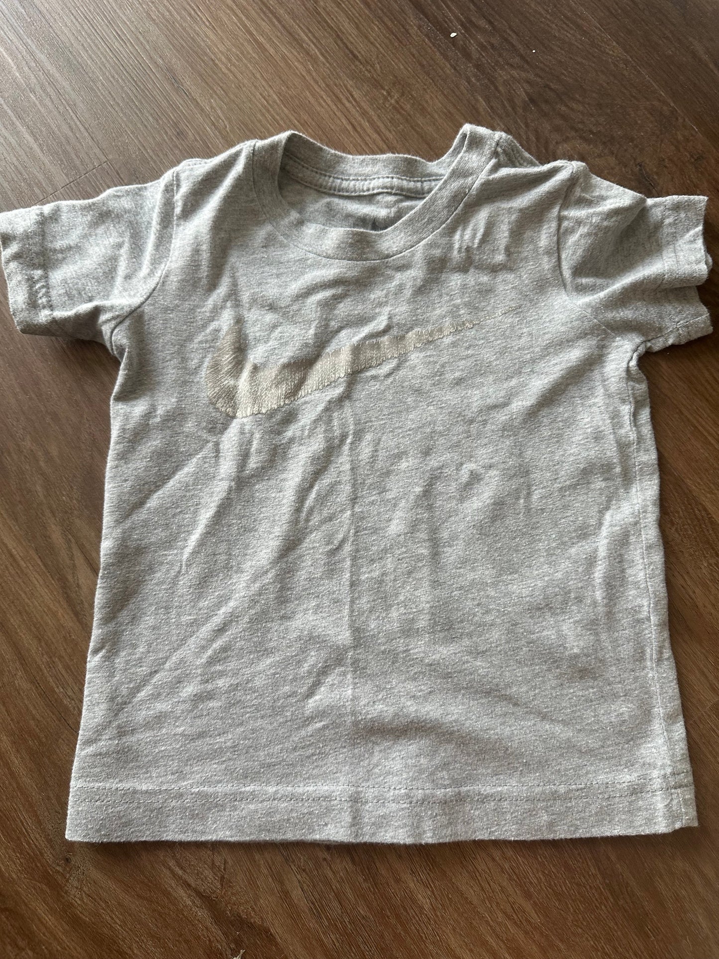 #24 Nike grey tshirt 3t
