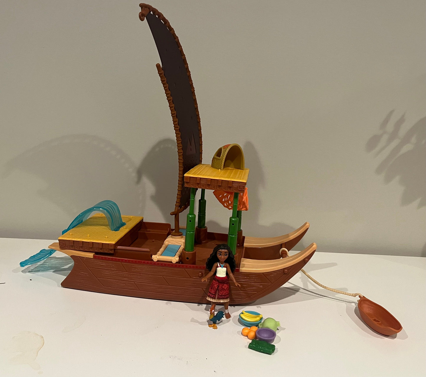 11/3 PRICE DROP Seller #20 Moana 2 boat set with accessories