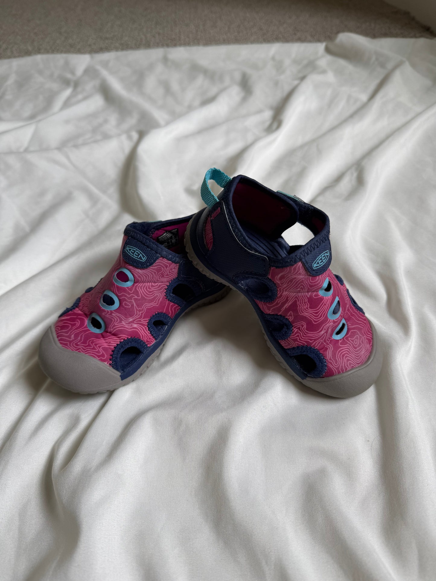 Seller #127 KEEN water sandals toddler girls size 7