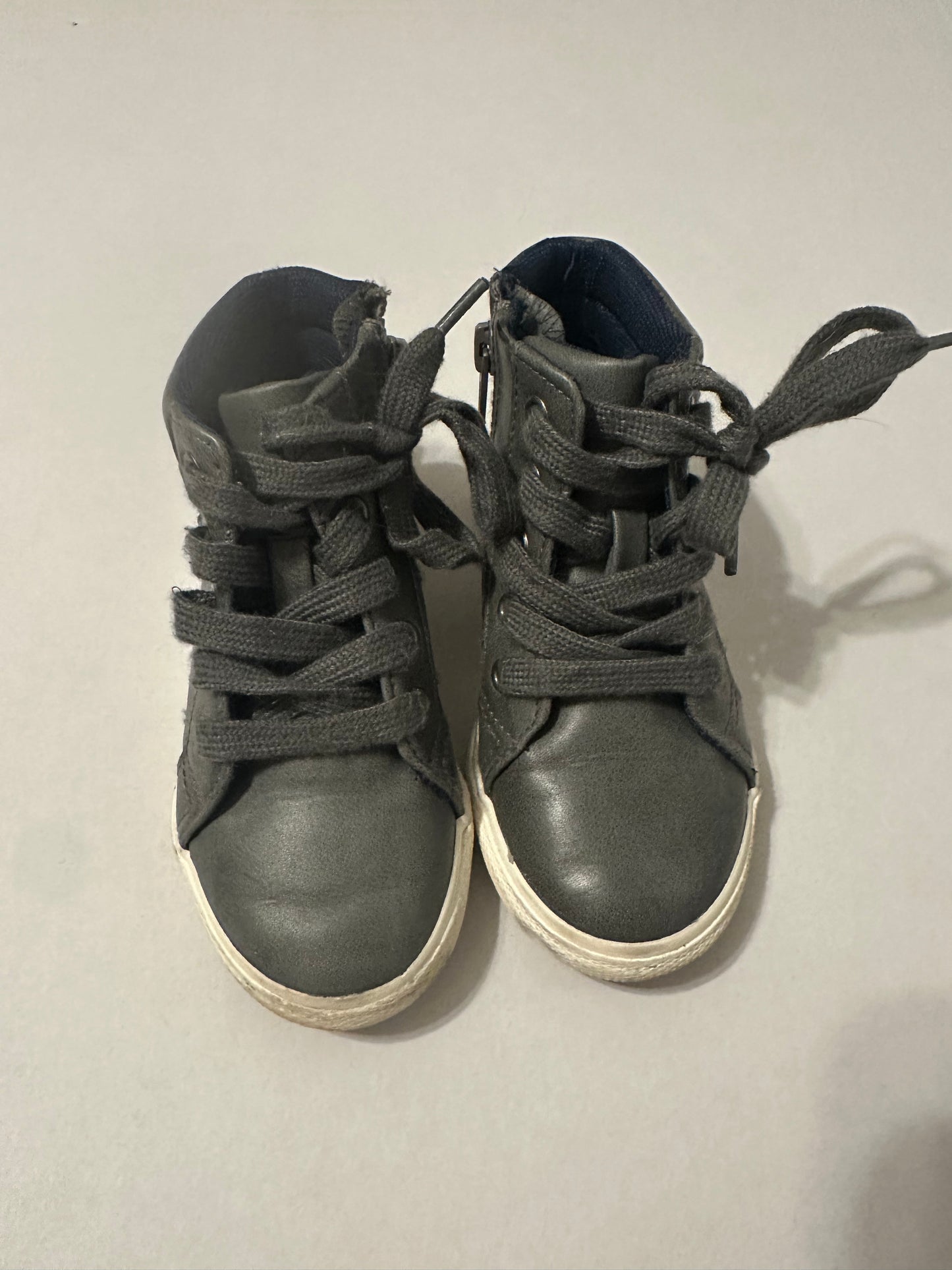 #160 Boy size 9 Cat and Jack gray high tops